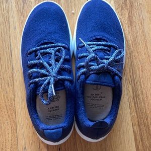 Men’s size 8 wool runner allbirds in Tuke Midnight
